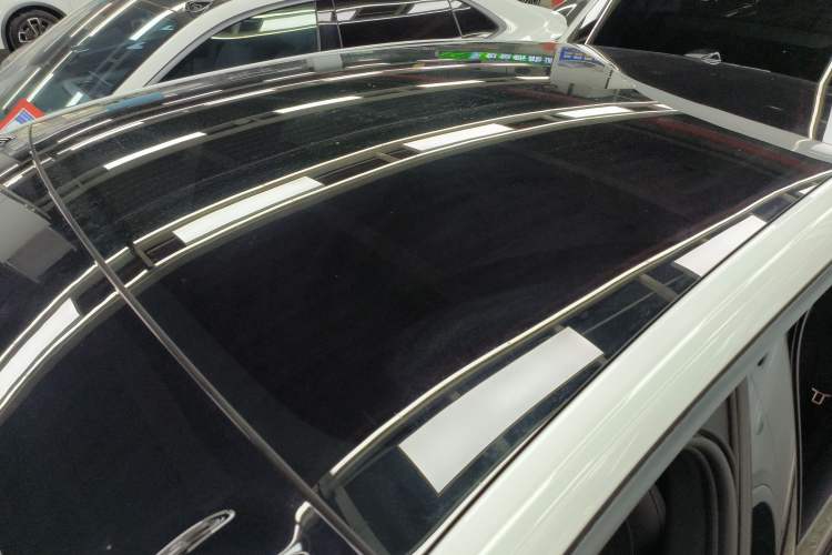 Used ONVO L60 2024 60 kWh Rear-Drive Version Roof