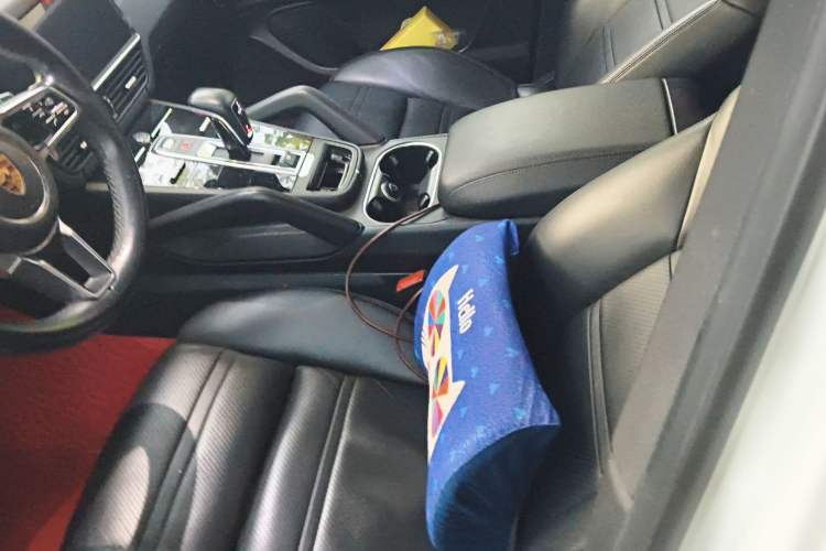 Used Porsche Cayenne 2018 Cayenne 3.0T Left Front Seat