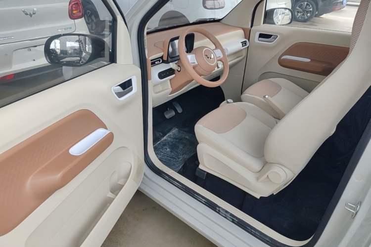 Used Wuling Hongguang MINIEV 2024 3rd Generation 215km Youth Edition