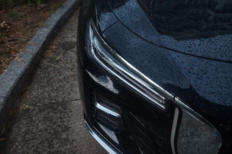 Used Hongqi H5 2024 2.0T Automatic Smart Connect Flagship Edition Right Front Headlight