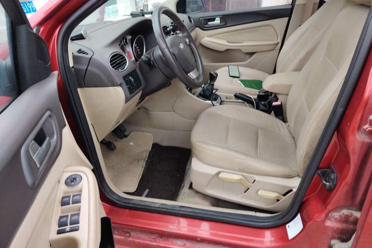 Used Ford Focus 2013 Hatchback Classic 1.8L Manual Fashion Edition Driver Seat