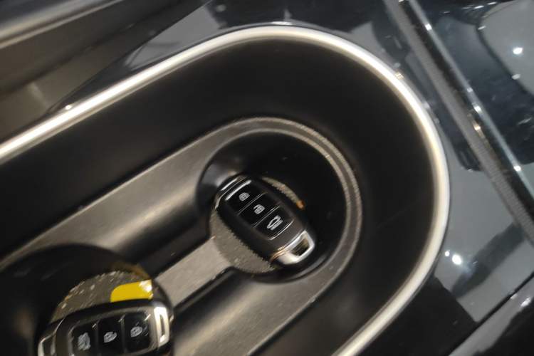 Used Hyundai Elantra 2021 1.5L CVT GLX Elite Edition Vehicle Key