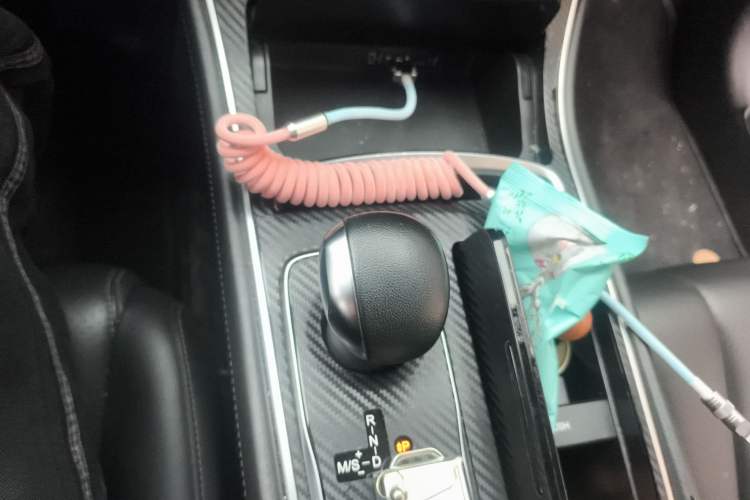 Used GAC Trumpchi GA6 2019 270T Automatic Prestige Edition Gear Lever