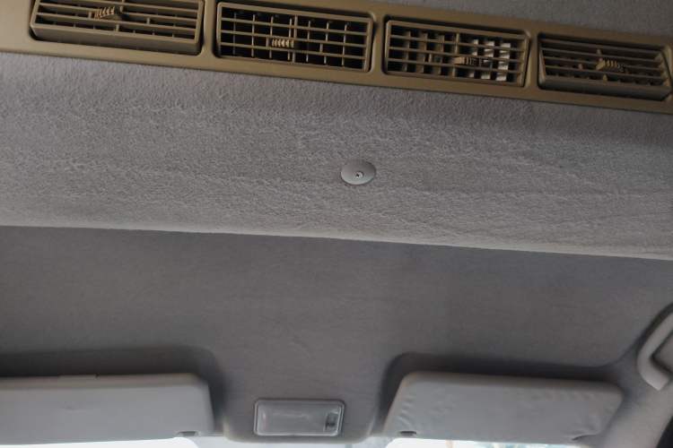 Used BAIC Weiwang M20 2014 1.5L practical type BJ415A Headliner