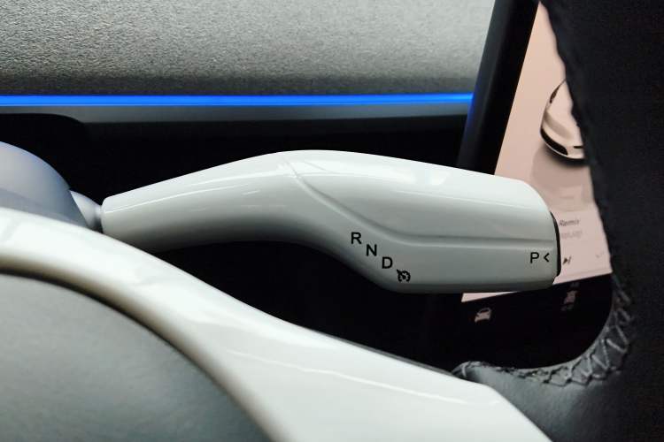 Used Tesla Model Y 2023 Rear-Wheel-Drive Version
