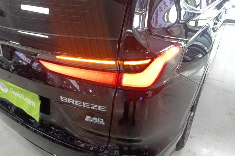 Used Honda Breeze 2023 240TURBO Two-Wheel Drive Elite Edition 5 Seats
