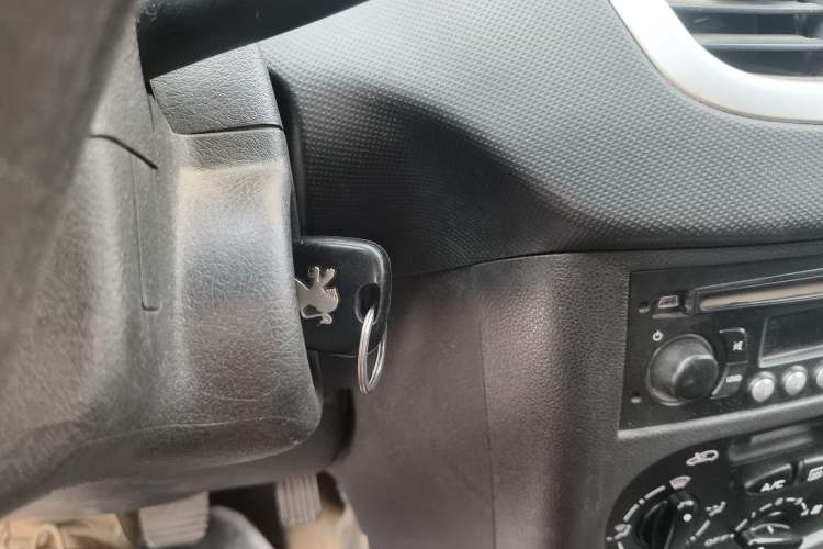 Used Peugeot 207 2011 Sedan 1.4L Manual Yule Edition
