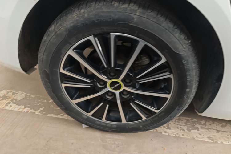 Used Roewe i5 2021 1.5L CVT Platinum Edition
