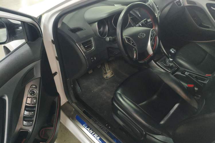 Used Hyundai Elantra (5th Generation / Langdong) 2016 1.6L Manual Luxury Model Driver Seat