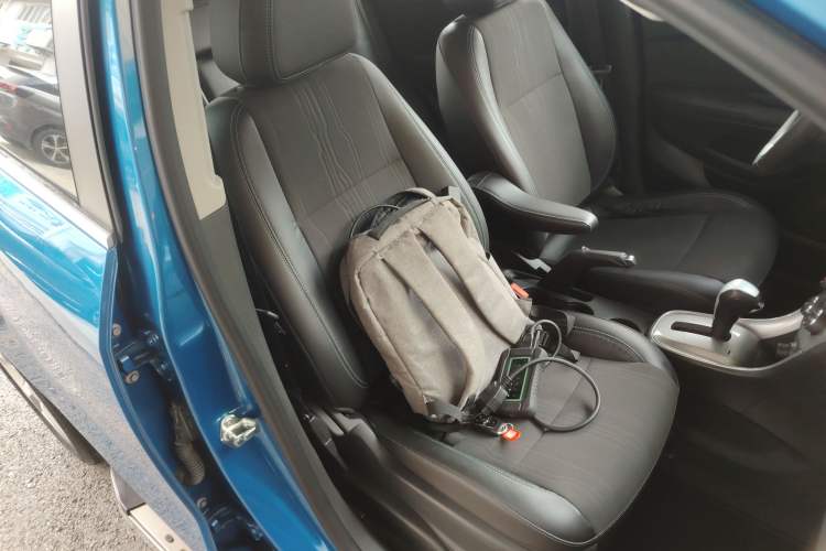 Used Chevrolet Trax 2014 1.4T Automatic Two-Wheel Drive Luxury Model Right Front Seat