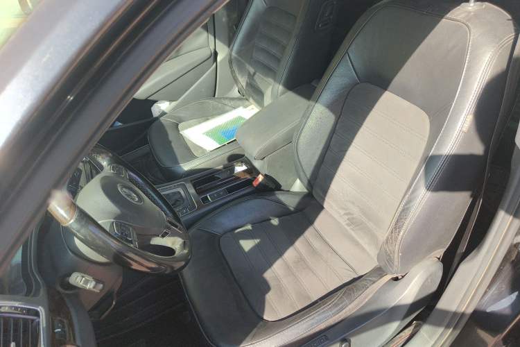 Used Volkswagen Passat 2014 1.8TSI DSG Ultimate Edition Left Front Seat