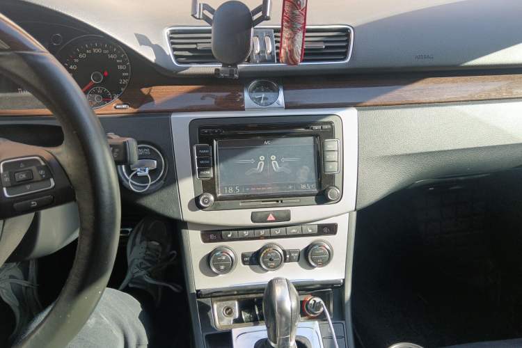 Used Volkswagen Magotan 2015 1.8TSI Prestige Model
