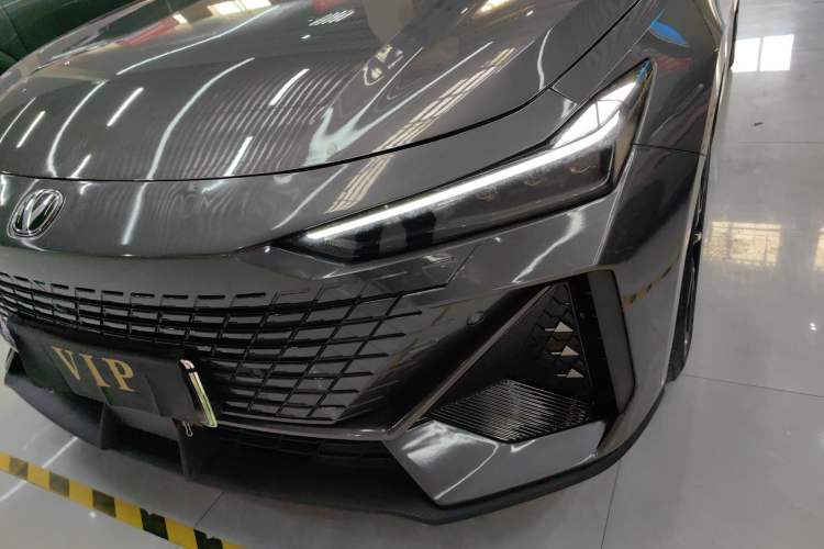 Used CHANGAN UNI-V iDD 2023 ZhiDian iDD 1.5T 113km Smart & Fun Version
