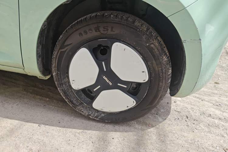 Used CHANGAN NEVO Lumin 2022 155 km – Refreshingly Sweet Edition Right Front Wheel Hub