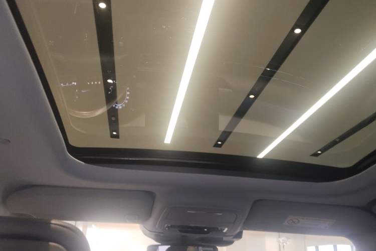 Used Lincoln Corsair 2020 2.0T Two-Wheel Drive Luxury Edition Headliner