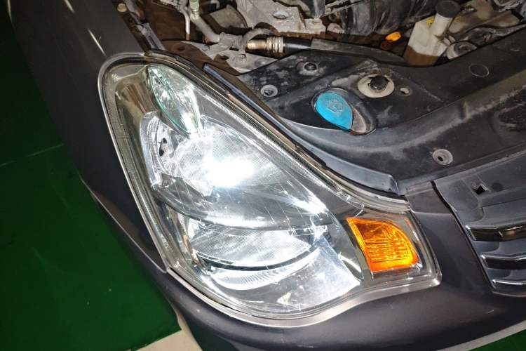 Used Nissan Sylphy 2009 1.6XE Automatic Comfort Edition Right Front Headlight