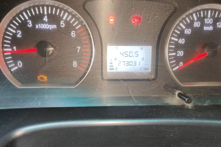 Used FORTHING Lingzhi 2018 M3 1.5L 7-Seater Standard Model Odometer Close Up