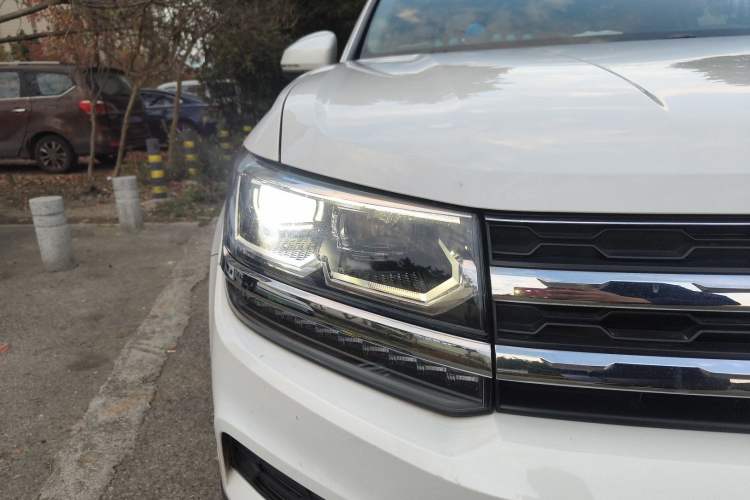 Used Volkswagen Tharu 2021 280TSI Two-Wheel-Drive Luxury Plus Edition