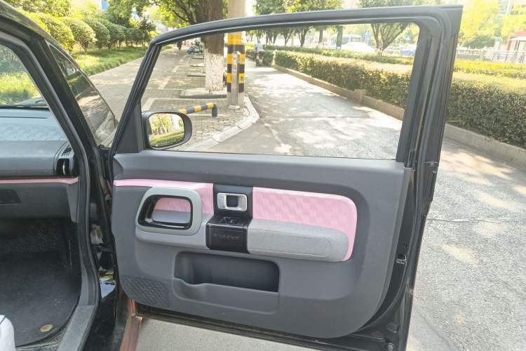 Used Baojun E300 2020 Plus Interstellar Smart Edition
