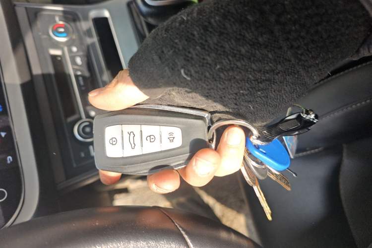 Used Geely Auto Emgrand 2019 Leading Edition 1.5L Manual Luxury Model China VI Standard