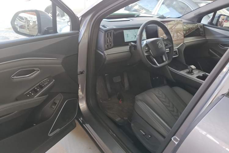 Used BYD Song L DM-i 2025 Intelligent Driving Version 160 km Beyond-Range Type Driver Seat