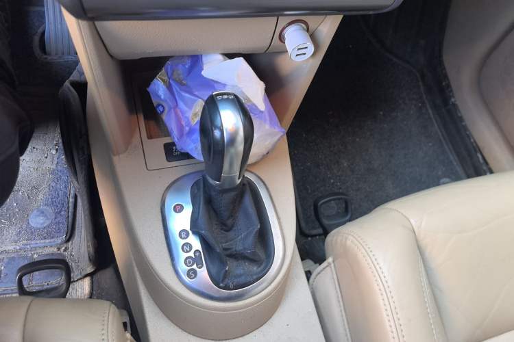 Used Volkswagen Touran 2011 1.4T DSG Zhiya Edition 5 Seats Gear Lever