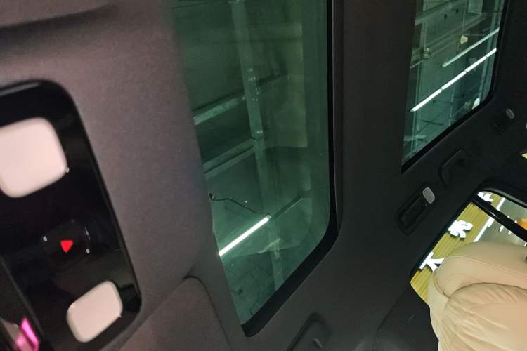 Used Li Auto L8 2023 Pro Model
