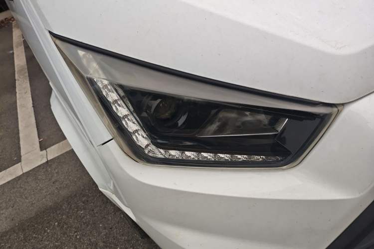 Used JMC Transit 2019 2.8T Commercial Version Long Wheelbase Mid-Roof 6-Seater Rear Single Tire China VI Emission Standard – JX493
