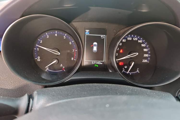Used Toyota IZOA 2020 2.0L Enjoy Edition Odometer Close Up