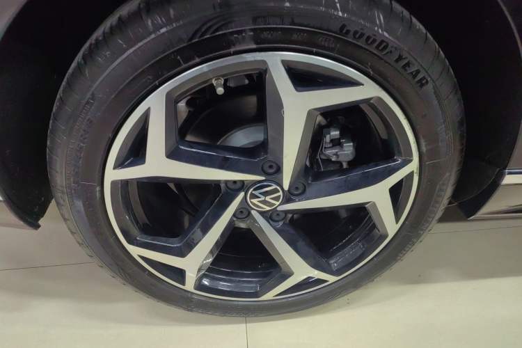 Used Volkswagen Magotan 2025 Zhongxiang Version 330TSI DSG Luxury Edition