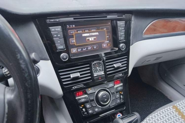 Used Hongqi H7 2013 2.0T Luxury Model
