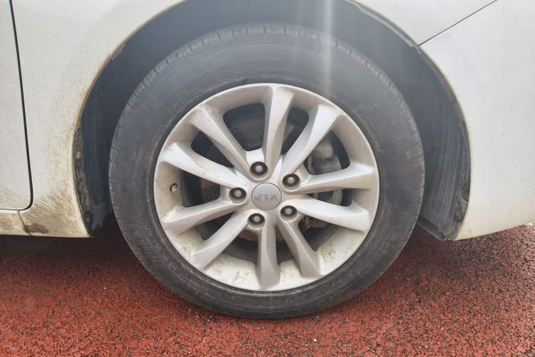 Used Kia K3 2016 1.6L Automatic GL Right Front Wheel Hub