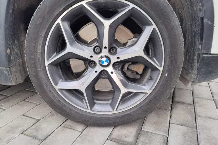 Used BMW X1 2018 xDrive20Li Luxury Edition Right Front Wheel Hub