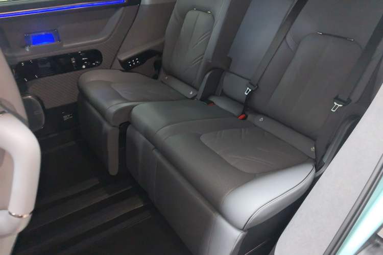 Used Zeekr MIX 2025 Intelligent Driving Version Left Rear Seat