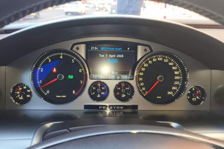 Used Volkswagen Phaeton 2012 3.0L Business Edition Instrument Cluster
