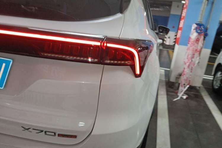 Used JETOUR X70 PLUS 2023 1.5T Manual Self-Reliant 7-Seater