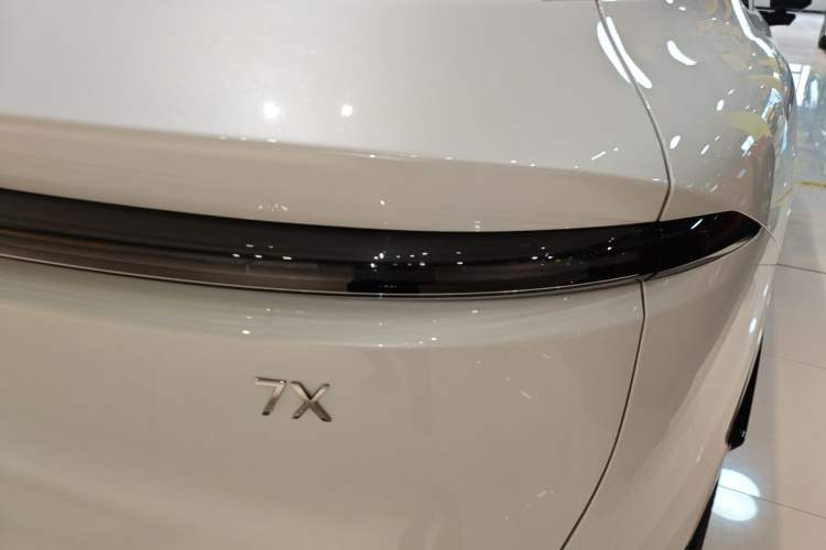 Used Zeekr 7X 2025 75 kWh Rear-Wheel Drive Intelligent Driving Version Exterior 3