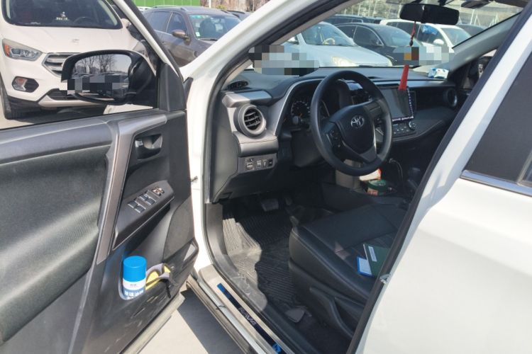 Used Toyota RAV4 2019 2.0L CVT Two-Wheel Drive Pioneer Edition China VI Standard