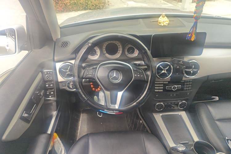 Used Mercedes-Benz GLK-Class 2013 GLK 300 4MATIC Fashion Model Steering Wheel