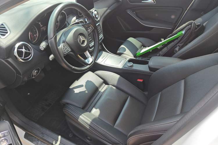 Used Mercedes-Benz GLA 2018 GLA 220 4MATIC Sport Edition Left Front Seat