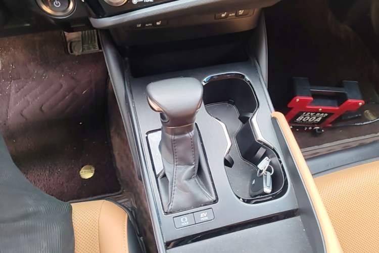 Used Lexus ES 2022 300h Deluxe Edition