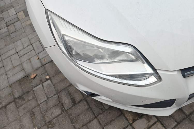 Used Ford Focus 2012 Sedan 1.6L Manual Comfort Model
