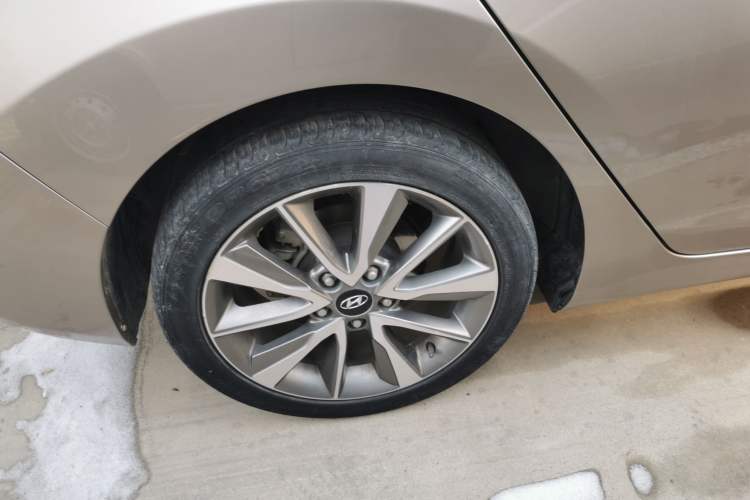 Used Hyundai Elantra (5th Generation / Langdong) 2015 1.6L Automatic Leading Model