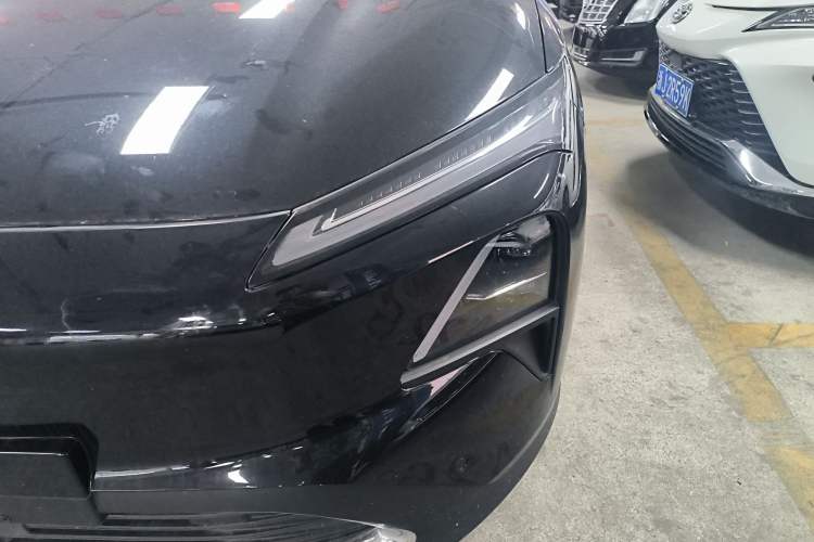 Used Wuling Xingguang S 2025 Model, 130km Flagship Edition Left Front Headlight