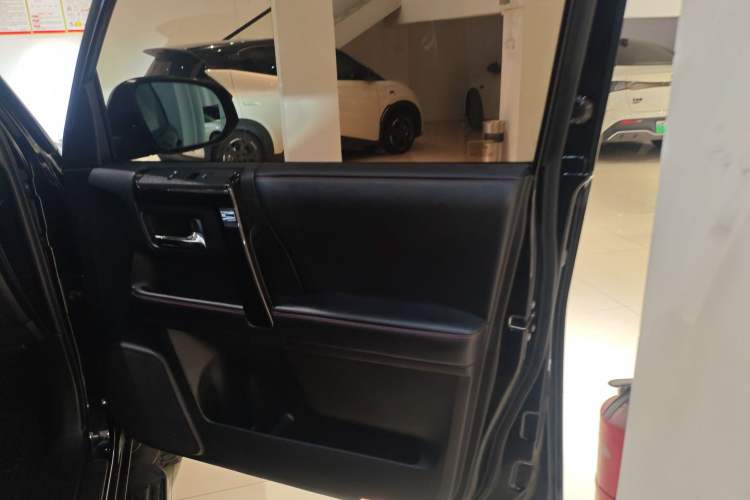 Used Toyota 4Runner 2018 4.0L Parallel Import
