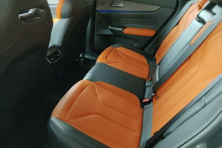 Used Changan UNI-V 2025 Model Third-Generation 1.5T 500Bar Prestige Sports Edition
