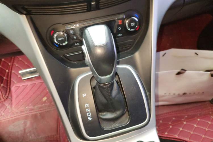 Used Ford Kuga 2013 1.6L GTDi Two-Wheel-Drive Trend Model
