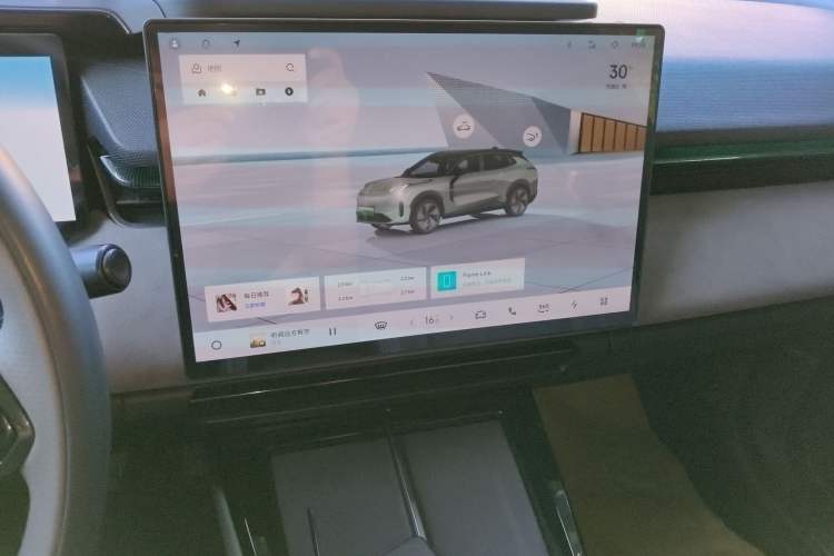 Used Lynk & Co 08 EM-P 2023 220km All-Wheel-Drive Performance Halo
