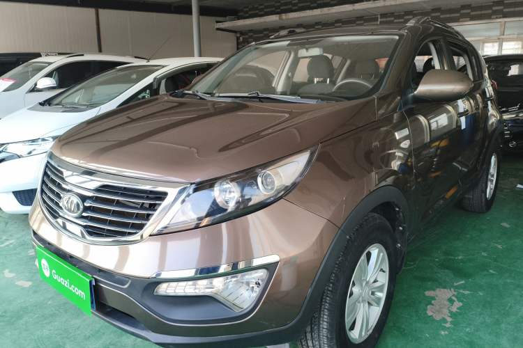 Used Kia Sportage R 2014 2.0L Manual Two-Wheel Drive GL Trim