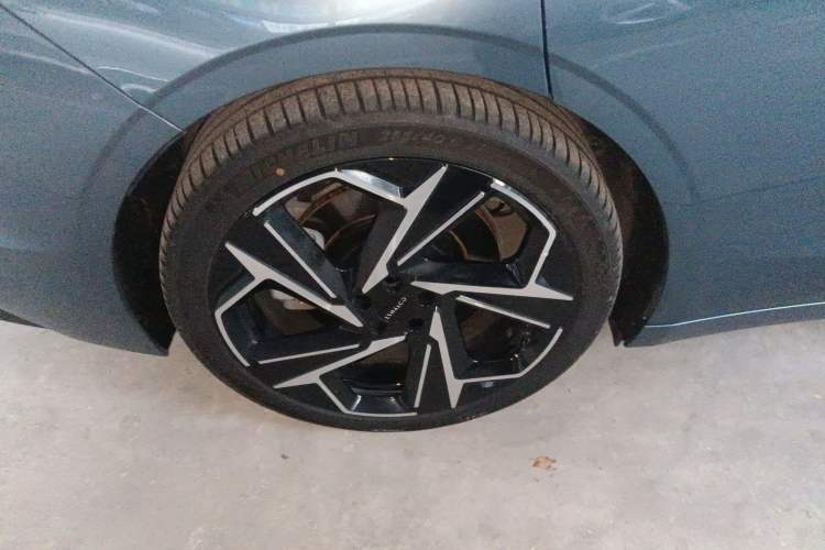 Used Lynk & Co Z10 2025 95 kWh 702 km All-Wheel Drive Intelligent Driving Ultra